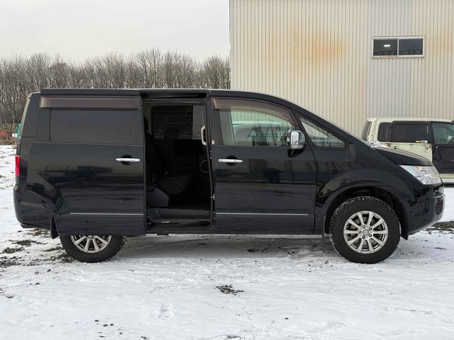 デリカＤ：５ Ｇ　プレミアム　４ＷＤ　ＥＴＣ　バックカメラ　ナビ　オートクルーズコントロール　両側電動スライドドア　オートライト　ＨＩＤ　電動リアゲート　スマートキー　電動格納ミラー　シートヒーター　３列シート　ＣＶＴ（26枚目）