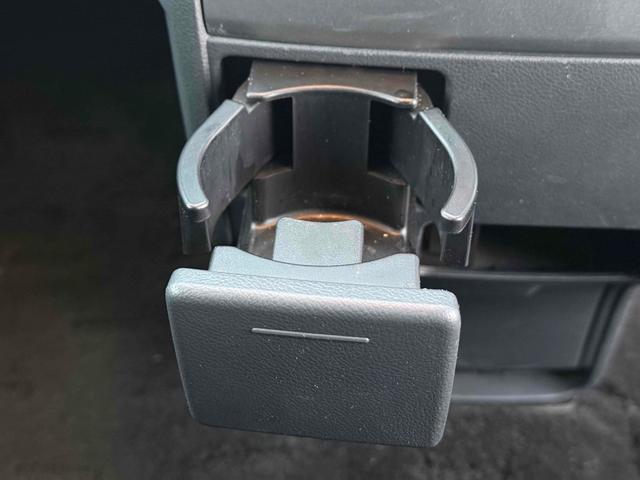 デリカＤ：５ Ｇ　プレミアム　４ＷＤ　ＥＴＣ　バックカメラ　ナビ　オートクルーズコントロール　両側電動スライドドア　オートライト　ＨＩＤ　電動リアゲート　スマートキー　電動格納ミラー　シートヒーター　３列シート　ＣＶＴ（32枚目）