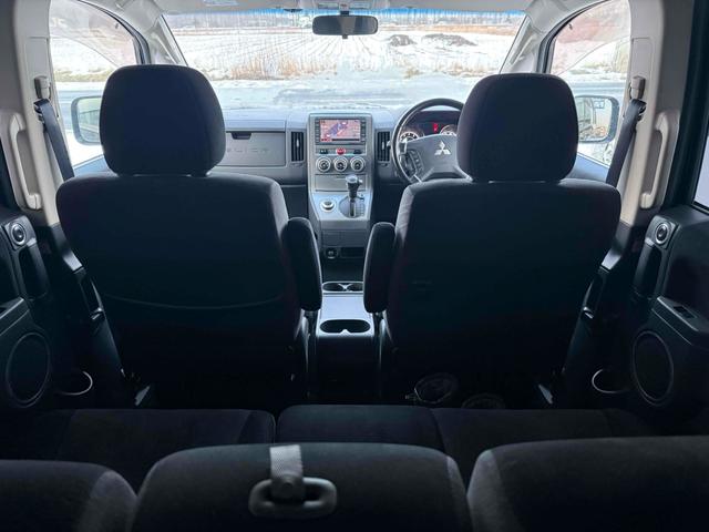 デリカＤ：５ Ｇ　プレミアム　４ＷＤ　ＥＴＣ　バックカメラ　ナビ　オートクルーズコントロール　両側電動スライドドア　オートライト　ＨＩＤ　電動リアゲート　スマートキー　電動格納ミラー　シートヒーター　３列シート　ＣＶＴ（39枚目）