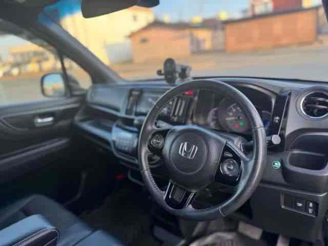 Ｎ－ＷＧＮカスタム Ｇ　ＳＳパッケージ　４ＷＤ　ＥＴＣ　バックカメラ　オートクルーズコントロール　衝突被害軽減システム　オートライト　ＨＩＤ　スマートキー　アイドリングストップ　電動格納ミラー　シートヒーター　ベンチシート　ＣＶＴ　ＥＳＣ（5枚目）