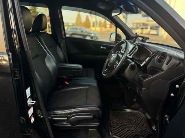 Ｎ－ＷＧＮカスタム Ｇ　ＳＳパッケージ　４ＷＤ　ＥＴＣ　バックカメラ　オートクルーズコントロール　衝突被害軽減システム　オートライト　ＨＩＤ　スマートキー　アイドリングストップ　電動格納ミラー　シートヒーター　ベンチシート　ＣＶＴ　ＥＳＣ（6枚目）