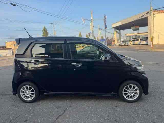 Ｎ－ＷＧＮカスタム Ｇ　ＳＳパッケージ　４ＷＤ　ＥＴＣ　バックカメラ　オートクルーズコントロール　衝突被害軽減システム　オートライト　ＨＩＤ　スマートキー　アイドリングストップ　電動格納ミラー　シートヒーター　ベンチシート　ＣＶＴ　ＥＳＣ（11枚目）