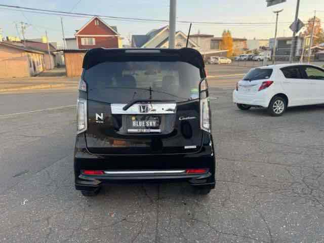 Ｎ－ＷＧＮカスタム Ｇ　ＳＳパッケージ　４ＷＤ　ＥＴＣ　バックカメラ　オートクルーズコントロール　衝突被害軽減システム　オートライト　ＨＩＤ　スマートキー　アイドリングストップ　電動格納ミラー　シートヒーター　ベンチシート　ＣＶＴ　ＥＳＣ（13枚目）