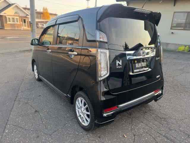 Ｎ－ＷＧＮカスタム Ｇ　ＳＳパッケージ　４ＷＤ　ＥＴＣ　バックカメラ　オートクルーズコントロール　衝突被害軽減システム　オートライト　ＨＩＤ　スマートキー　アイドリングストップ　電動格納ミラー　シートヒーター　ベンチシート　ＣＶＴ　ＥＳＣ（14枚目）