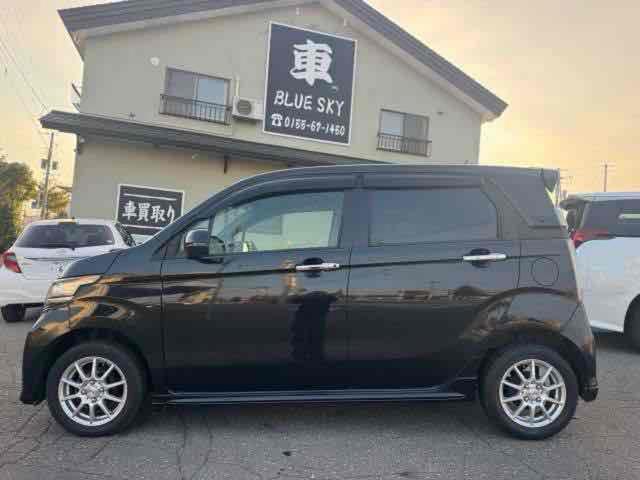 Ｎ－ＷＧＮカスタム Ｇ　ＳＳパッケージ　４ＷＤ　ＥＴＣ　バックカメラ　オートクルーズコントロール　衝突被害軽減システム　オートライト　ＨＩＤ　スマートキー　アイドリングストップ　電動格納ミラー　シートヒーター　ベンチシート　ＣＶＴ　ＥＳＣ（15枚目）