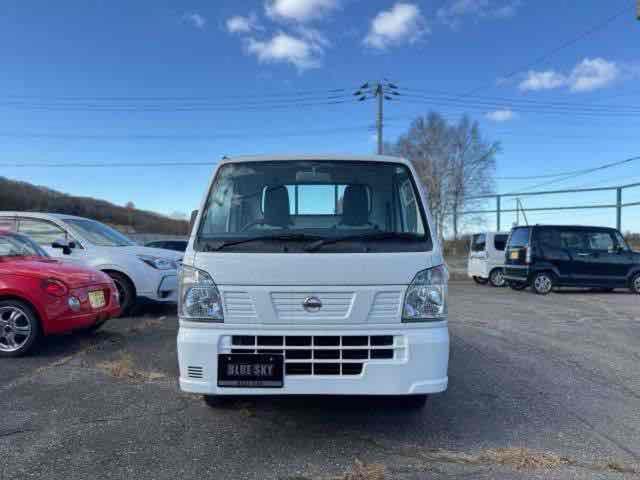 NT100クリッパートラック SD 4WD MT パワーステアリング 運転席エアバッグ(2枚目)