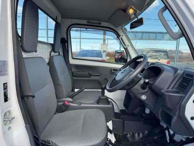 NT100クリッパートラック SD 4WD MT パワーステアリング 運転席エアバッグ(11枚目)