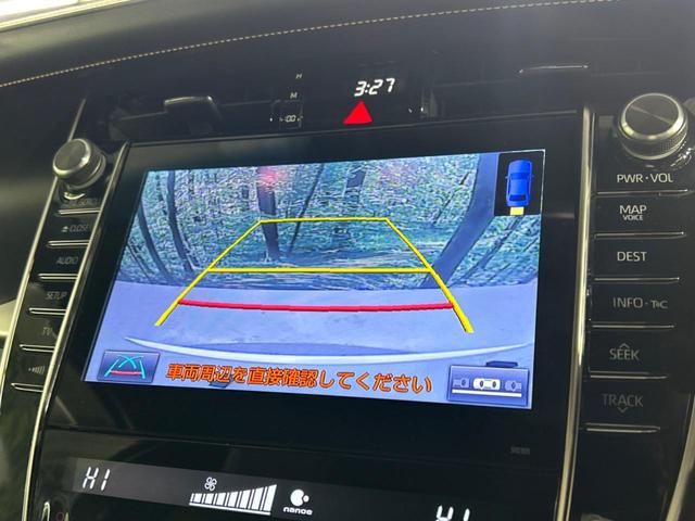 プレミアム　４ＷＤ　禁煙車　メーカーオプション９型ナビ　レーダークルーズ　バックカメラ　Ｂｌｕｅｔｏｏｔｈ再生　ＥＴＣ　フルセグＴＶ　ＬＥＤヘッドライト　パワーシート　パワーバックドア　コーナーセンサー(4枚目)