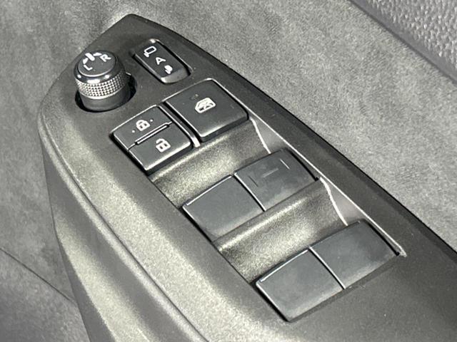 Ｘ　４ＷＤ　寒冷地仕様　禁煙車　トヨタセーフティセンス　レーダークルーズ　ＥＴＣ　バックカメラ　Ｂｌｕｅｔｏｏｔｈ　ディスプレイオーディオ　オートマチックハイビーム　誤発進抑制機能　ダウンヒルアシスト(41枚目)