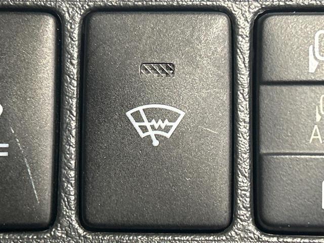 ヴェルファイアハイブリッド ＺＲ　Ｇエディション　４ＷＤ　後期型　サンルーフ　両側電動スライドドア　純正ＨＤＤナビ　フリップダウンモニター　バックカメラ　スーパーライブサウンドシステム　黒革シート　シートヒーター　ＨＩＤヘッドライト　クルコン　ＥＴＣ（7枚目）