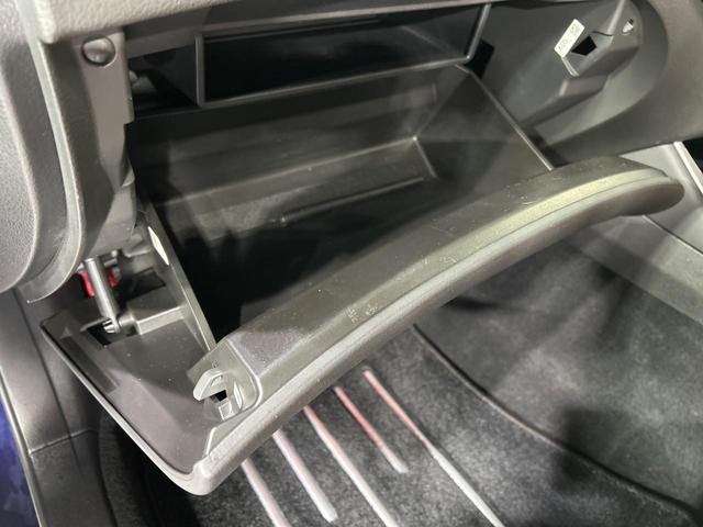 インプレッサ ＷＲＸ　ＳＴＩ　Ａライン　４ＷＤ　ターボ　サンルーフ　純正ＳＤナビ　バックカメラ　寒冷地仕様　シートヒーター　パワーシート　ＨＩＤ　ＥＴＣ　クルーズコントロール　オートエアコン　純正１８インチアルミ　Ｂｌｕｅｔｏｏｔｈ（52枚目）