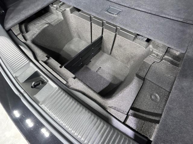 レヴォーグ １．６ＧＴアイサイト　Ｓスタイル　４ＷＤ　ターボ　純正ナビ　バックカメラ　サイドカメラ　寒冷地仕様　アイサイトＶｅｒ３　レーダークルーズ　リヤビークルディティクション　革シート　メモリー機能付きパワーシート　シートヒーター　ＥＴＣ（4枚目）