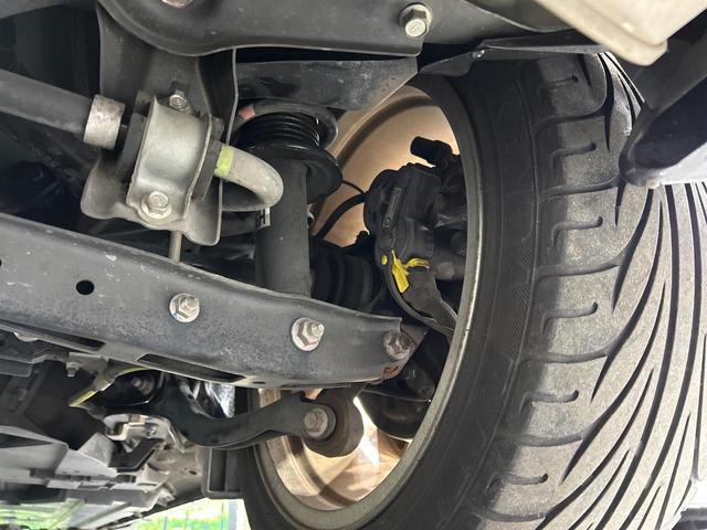 レヴォーグ １．６ＧＴアイサイト　Ｓスタイル　４ＷＤ　ターボ　純正ナビ　バックカメラ　サイドカメラ　寒冷地仕様　アイサイトＶｅｒ３　レーダークルーズ　リヤビークルディティクション　革シート　メモリー機能付きパワーシート　シートヒーター　ＥＴＣ（14枚目）