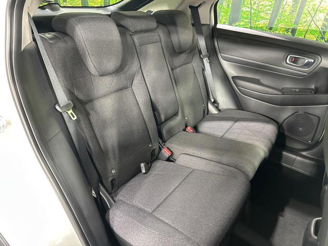 ヴェゼル Ｇ　４ＷＤ　登録済未使用車　渋滞追従機能付アダプティブクルーズ　歩行者事故軽減ステアリング　誤発進抑制機能　寒冷地仕様　コーナーセンサー　オートハイビーム　車線逸脱警報　トラフィックジャムアシスト（12枚目）