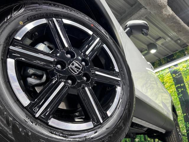 ヴェゼル Ｇ　４ＷＤ　登録済未使用車　渋滞追従機能付アダプティブクルーズ　歩行者事故軽減ステアリング　誤発進抑制機能　寒冷地仕様　コーナーセンサー　オートハイビーム　車線逸脱警報　トラフィックジャムアシスト（14枚目）