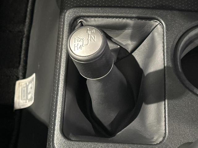 FJクルーザー カラーパッケージ 本州仕入れ ALPINEナビ バックカメラ 寒冷地仕様 クルーズコントロール クリアランスソナー サイドステップ フロントフォグライト リアワイパー プライバシーガラス ETC リアフォグ(27枚目)