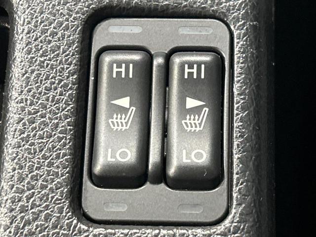 レヴォーグ １．６ＧＴアイサイト　本州仕入れ　ターボ　黒革シート　純正ナビ　アイサイトＶｅｒ３　全車速追従型クルーズ　シートヒーター　メモリー機能付パワーシート　ＬＥＤヘッド　バックカメラ　ＥＴＣ　ドラレコ　車線逸脱警報　オートライト（6枚目）