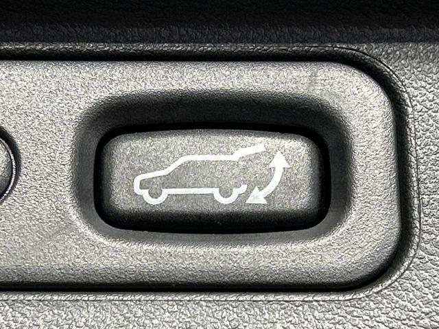 デリカD:5 P 4WD ディーゼル ブラックグリル ディスプレイオーディオ 全周囲カメラ 衝突軽減装置 両側電動ライドドア 電動ステップ レーダークルーズ ブラインドスポットワーニング 電動リアゲート パワーシート(17枚目)