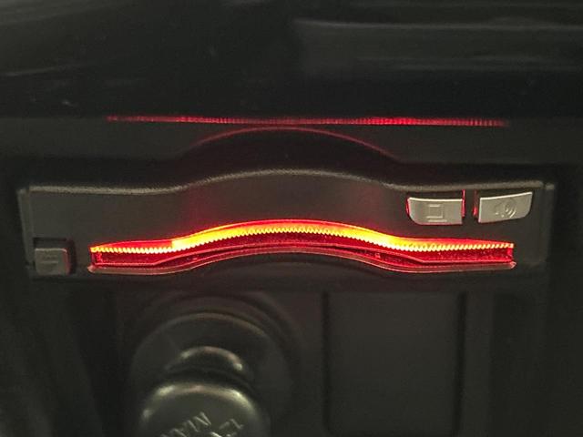 デリカD:5 P 4WD ディーゼル ブラックグリル ディスプレイオーディオ 全周囲カメラ 衝突軽減装置 両側電動ライドドア 電動ステップ レーダークルーズ ブラインドスポットワーニング 電動リアゲート パワーシート(40枚目)