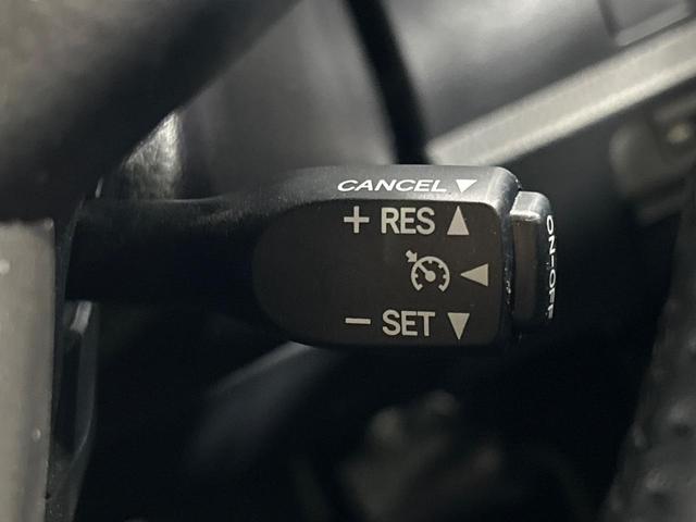 エスクァイア Ｇｉ　プレミアムパッケージ　ブラックテーラード　４ＷＤ　寒冷地仕様　フリップダウンモニター　ＳＤナビ　バックカメラ　両側電動ドア　セーフティセンス　ステアリングヒーター　シートヒーター　クルーズコントロール　ドラレコ　コーナーセンサー（9枚目）