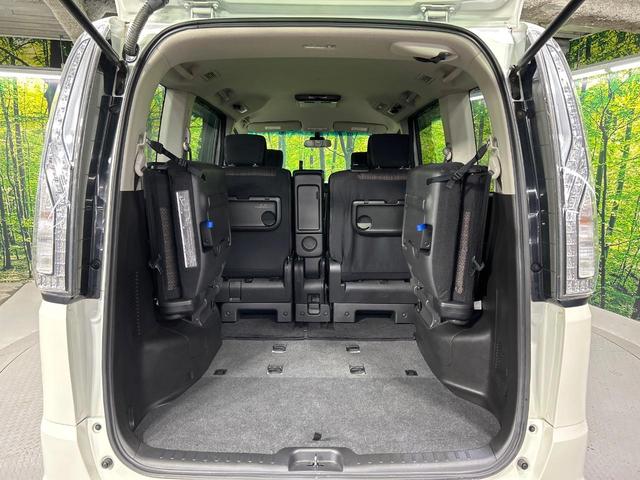 セレナ ハイウェイスター　４ＷＤ　後期型　禁煙車　衝突軽減ブレーキ　純正ナビ　バックカメラ　両側パワースライドドア　スマートキー　ＬＥＤヘッド　クルーズコントロール　オートライト　オートエアコン　Ｂｌｕｅｔｏｏｔｈ　地デジ（12枚目）