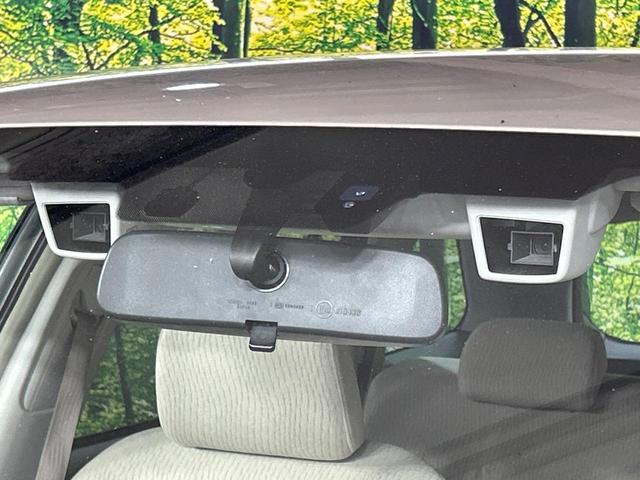 レガシィアウトバック ２．５ｉアイサイト　４ＷＤ　純正８型ナビ　バックカメラ　寒冷地仕様　アイサイト　クルーズコントロール　パワーシート　スマートキー　ＨＩＤヘッド　ＥＴＣ　車線逸脱警報　オートライト　デュアルエアコン　Ｂｌｕｅｔｏｏｔｈ（6枚目）