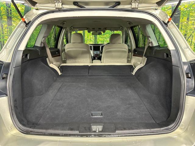 レガシィアウトバック ２．５ｉアイサイト　４ＷＤ　純正８型ナビ　バックカメラ　寒冷地仕様　アイサイト　クルーズコントロール　パワーシート　スマートキー　ＨＩＤヘッド　ＥＴＣ　車線逸脱警報　オートライト　デュアルエアコン　Ｂｌｕｅｔｏｏｔｈ（12枚目）