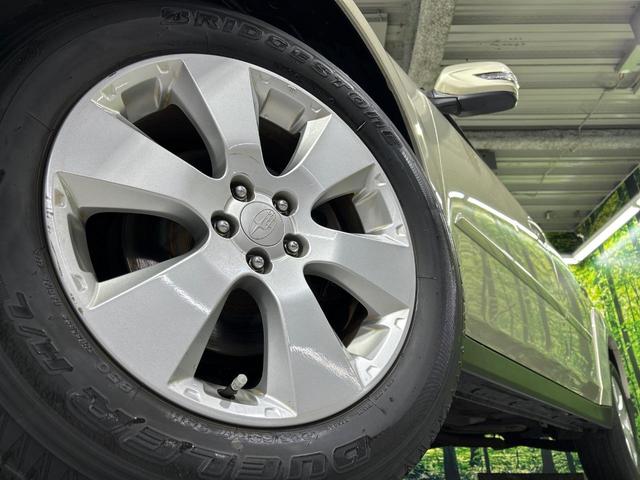 レガシィアウトバック ２．５ｉアイサイト　４ＷＤ　純正８型ナビ　バックカメラ　寒冷地仕様　アイサイト　クルーズコントロール　パワーシート　スマートキー　ＨＩＤヘッド　ＥＴＣ　車線逸脱警報　オートライト　デュアルエアコン　Ｂｌｕｅｔｏｏｔｈ（14枚目）