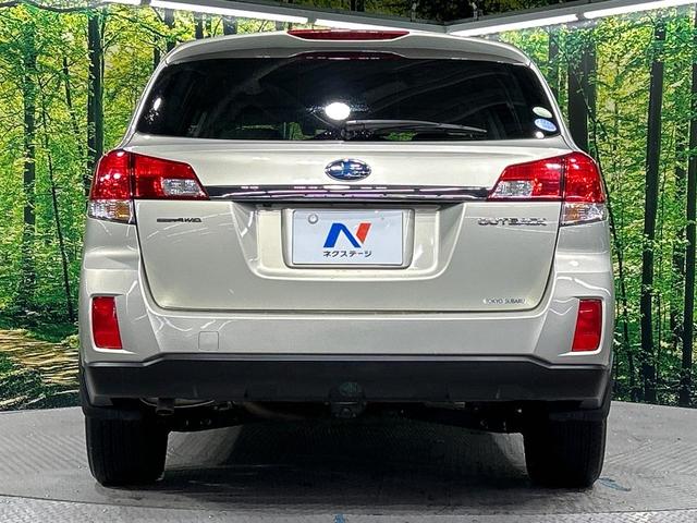 レガシィアウトバック ２．５ｉアイサイト　４ＷＤ　純正８型ナビ　バックカメラ　寒冷地仕様　アイサイト　クルーズコントロール　パワーシート　スマートキー　ＨＩＤヘッド　ＥＴＣ　車線逸脱警報　オートライト　デュアルエアコン　Ｂｌｕｅｔｏｏｔｈ（16枚目）