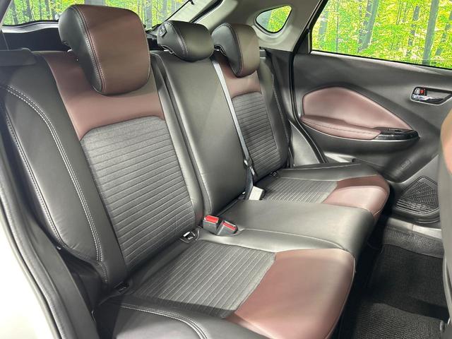 フロンクス ベースグレード　４ＷＤ　本州仕入れ　禁煙車　９型ディスプレイオーディオ　全周囲カメラ　セーフティサポート　アダプティブクルーズコントロール　ブラインドスポットモニター　アイドリングストップ　シートヒーター　ＥＴＣ（12枚目）