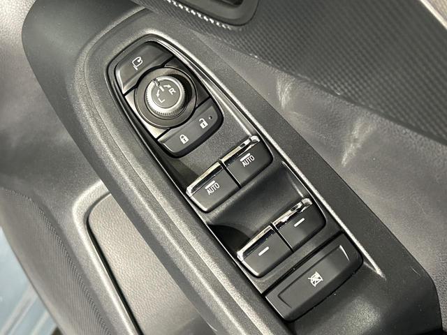 クロストレック ツーリング　４ＷＤ　全周囲カメラ　寒冷地仕様　衝突被害軽減システム　レーダークルーズ　禁煙車　コーナーセンサー　スマートキー　ＬＥＤヘッド　ルーフレール　純正１７インチアルミ　オートハイビーム　車線逸脱警報（44枚目）