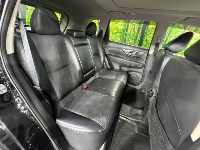 エクストレイル ２０ＸブラクエクストリーマＸエマージェンシブレーキＰ　４ＷＤ　サンルーフ　メーカー純正ナビ　全周囲カメラ　衝突被害軽減システム　コーナーセンサー　クルーズコントロール　シートヒーター　ＬＥＤ　ＥＴＣ　純正１７インチアルミ　車線逸脱警報　オートライト（11枚目）