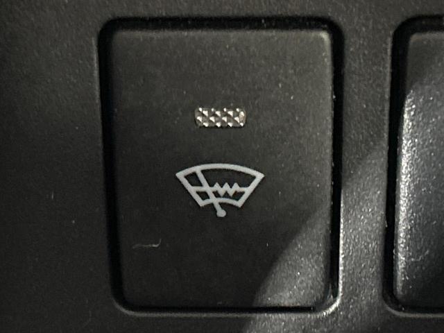 ヴォクシー Ｘ　Ｌエディション　４ＷＤ　フリップダウンモニター　ＳＤナビ　バックカメラ　電動スライドドア　寒冷地仕様　ＨＩＤヘッド　ＥＴＣ　オートライト　デュアルエアコン　リアエアコン　Ｂｌｕｅｔｏｏｔｈ　ＣＤ　ＤＶＤ再生　地デジ（6枚目）