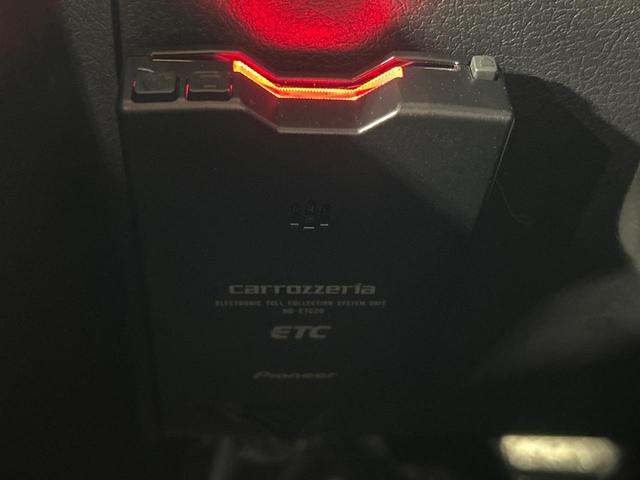 ヴォクシー Ｘ　Ｌエディション　４ＷＤ　フリップダウンモニター　ＳＤナビ　バックカメラ　電動スライドドア　寒冷地仕様　ＨＩＤヘッド　ＥＴＣ　オートライト　デュアルエアコン　リアエアコン　Ｂｌｕｅｔｏｏｔｈ　ＣＤ　ＤＶＤ再生　地デジ（8枚目）