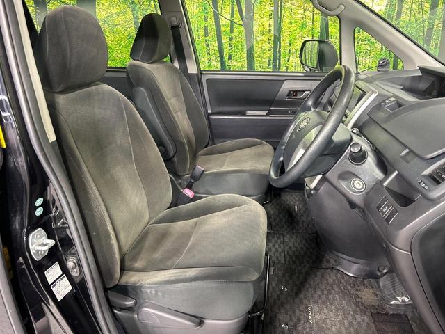 ヴォクシー Ｘ　Ｌエディション　４ＷＤ　フリップダウンモニター　ＳＤナビ　バックカメラ　電動スライドドア　寒冷地仕様　ＨＩＤヘッド　ＥＴＣ　オートライト　デュアルエアコン　リアエアコン　Ｂｌｕｅｔｏｏｔｈ　ＣＤ　ＤＶＤ再生　地デジ（9枚目）