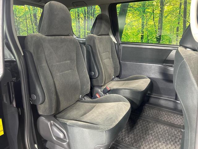 ヴォクシー Ｘ　Ｌエディション　４ＷＤ　フリップダウンモニター　ＳＤナビ　バックカメラ　電動スライドドア　寒冷地仕様　ＨＩＤヘッド　ＥＴＣ　オートライト　デュアルエアコン　リアエアコン　Ｂｌｕｅｔｏｏｔｈ　ＣＤ　ＤＶＤ再生　地デジ（10枚目）