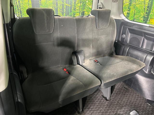 ヴォクシー Ｘ　Ｌエディション　４ＷＤ　フリップダウンモニター　ＳＤナビ　バックカメラ　電動スライドドア　寒冷地仕様　ＨＩＤヘッド　ＥＴＣ　オートライト　デュアルエアコン　リアエアコン　Ｂｌｕｅｔｏｏｔｈ　ＣＤ　ＤＶＤ再生　地デジ（11枚目）