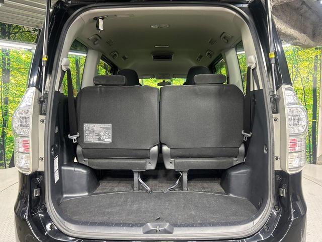 ヴォクシー Ｘ　Ｌエディション　４ＷＤ　フリップダウンモニター　ＳＤナビ　バックカメラ　電動スライドドア　寒冷地仕様　ＨＩＤヘッド　ＥＴＣ　オートライト　デュアルエアコン　リアエアコン　Ｂｌｕｅｔｏｏｔｈ　ＣＤ　ＤＶＤ再生　地デジ（12枚目）