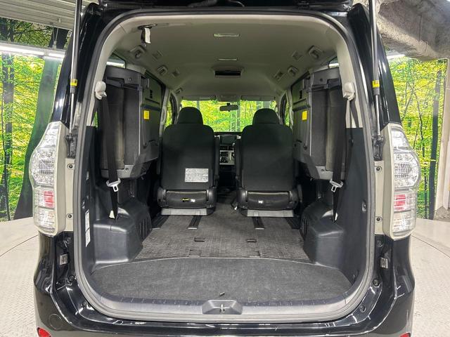 ヴォクシー Ｘ　Ｌエディション　４ＷＤ　フリップダウンモニター　ＳＤナビ　バックカメラ　電動スライドドア　寒冷地仕様　ＨＩＤヘッド　ＥＴＣ　オートライト　デュアルエアコン　リアエアコン　Ｂｌｕｅｔｏｏｔｈ　ＣＤ　ＤＶＤ再生　地デジ（34枚目）