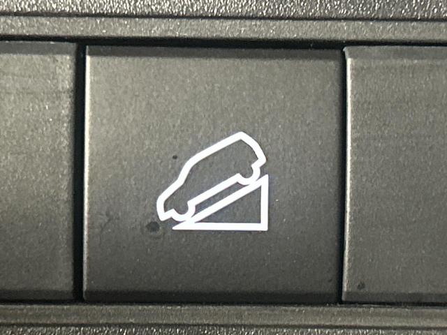 ヤリスクロス Ｘ　４ＷＤ　禁煙車　８型ディスプレイオーディオ　バックカメラ　寒冷地仕様　トヨタセーフティセンス　レーダークルーズコントロール　マルチテレインセレクト　ダウンヒルアシスト　ＥＴＣ　オートハイビーム（9枚目）