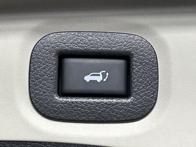 エクストレイル ２０Ｘ　ハイブリッド　本州仕入れ　４ＷＤ　純正ナビ　全周囲カメラ　衝突被害軽減システム　禁煙車　電動リアゲート　ドラレコ　コーナーセンサー　スマートキー　ＬＥＤヘッド　ルーフレール　ビルトインＥＴＣ　純正１６インチアルミ（6枚目）