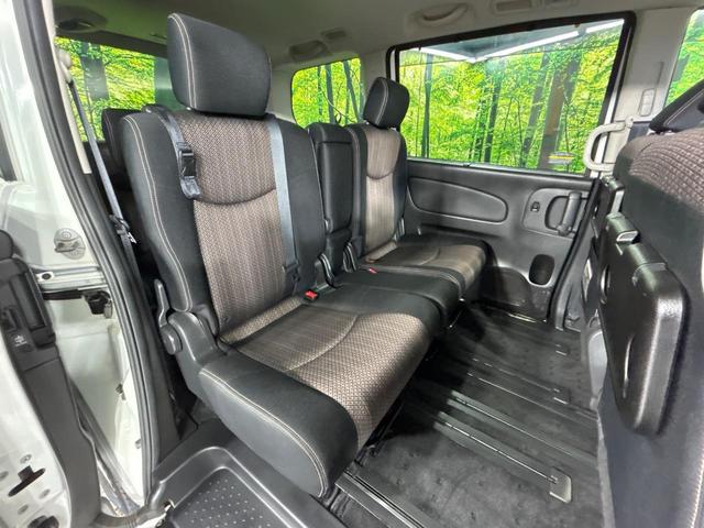 セレナ ハイウェイスター　アドバンスドセーフティパッケージ　４ＷＤ　禁煙車　フリップダウンモニター　ナビ　アラウンドビューモニター　エマージェンシーブレーキ　クルーズコントロール　両側パワースライドドア　コーナーセンサー　スマートキー　ＬＥＤ　ＥＴＣ（12枚目）