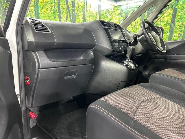 セレナ ハイウェイスター　アドバンスドセーフティパッケージ　４ＷＤ　禁煙車　フリップダウンモニター　ナビ　アラウンドビューモニター　エマージェンシーブレーキ　クルーズコントロール　両側パワースライドドア　コーナーセンサー　スマートキー　ＬＥＤ　ＥＴＣ（39枚目）