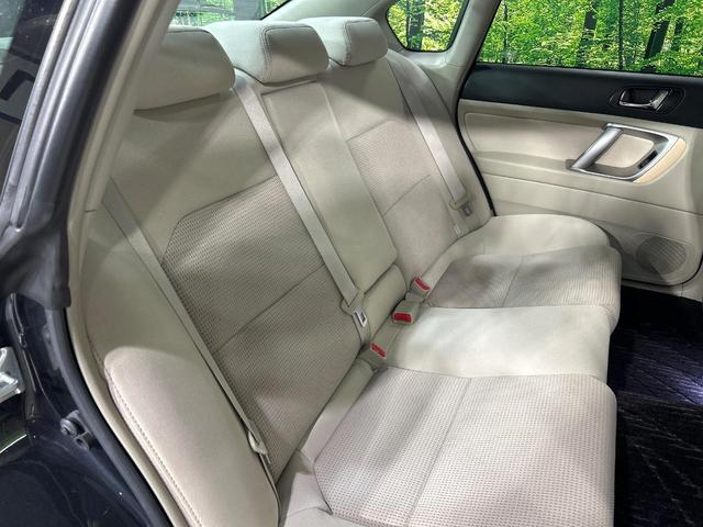 レガシィＢ４ ２．０ｉ　アドバンテージライン　本州仕入れ　サンルーフ　後期Ｆ型　ＨＤＤナビ　バックカメラ　寒冷地仕様　メモリー機能付パワーシート　ドラレコ　ＨＩＤ　ＥＴＣ　純正１７インチアルミ　デュアルエアコン　パドルシフト　ＨＩＤフォグ（11枚目）