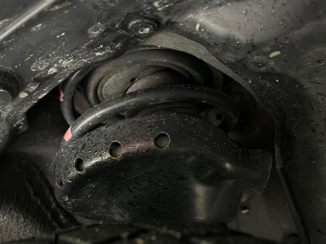 レガシィＢ４ ２．０ｉ　アドバンテージライン　本州仕入れ　サンルーフ　後期Ｆ型　ＨＤＤナビ　バックカメラ　寒冷地仕様　メモリー機能付パワーシート　ドラレコ　ＨＩＤ　ＥＴＣ　純正１７インチアルミ　デュアルエアコン　パドルシフト　ＨＩＤフォグ（24枚目）