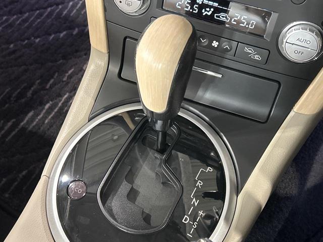 レガシィＢ４ ２．０ｉ　アドバンテージライン　本州仕入れ　サンルーフ　後期Ｆ型　ＨＤＤナビ　バックカメラ　寒冷地仕様　メモリー機能付パワーシート　ドラレコ　ＨＩＤ　ＥＴＣ　純正１７インチアルミ　デュアルエアコン　パドルシフト　ＨＩＤフォグ（25枚目）