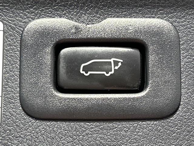 アルファードハイブリッド Ｇ　Ｆパッケージ　４ＷＤ　本州仕入　禁煙車　フルエアロ　ＪＢＬサウンド　両側電動ドア　純正９型ナビ　後席モニター　バックカメラ　１００Ｖ電源　衝突被害軽減システム　レーダークルーズ　メモリー付パワーシート　置くだけ充電（9枚目）