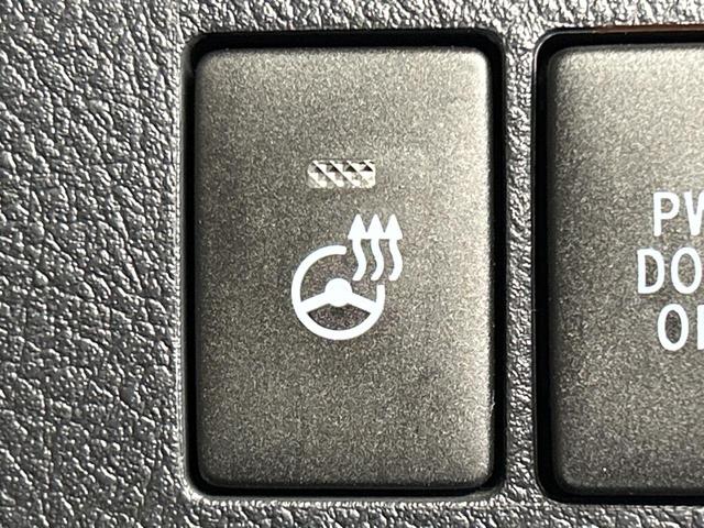 アルファードハイブリッド Ｇ　Ｆパッケージ　４ＷＤ　本州仕入　禁煙車　フルエアロ　ＪＢＬサウンド　両側電動ドア　純正９型ナビ　後席モニター　バックカメラ　１００Ｖ電源　衝突被害軽減システム　レーダークルーズ　メモリー付パワーシート　置くだけ充電（12枚目）