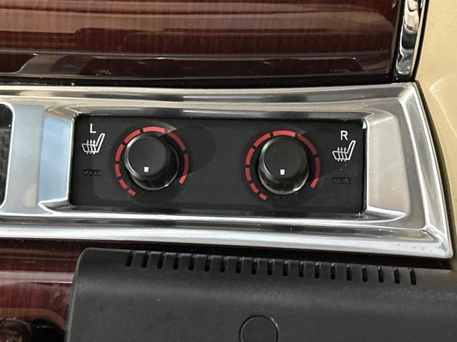 アルファードハイブリッド Ｇ　Ｆパッケージ　４ＷＤ　本州仕入　禁煙車　フルエアロ　ＪＢＬサウンド　両側電動ドア　純正９型ナビ　後席モニター　バックカメラ　１００Ｖ電源　衝突被害軽減システム　レーダークルーズ　メモリー付パワーシート　置くだけ充電（13枚目）