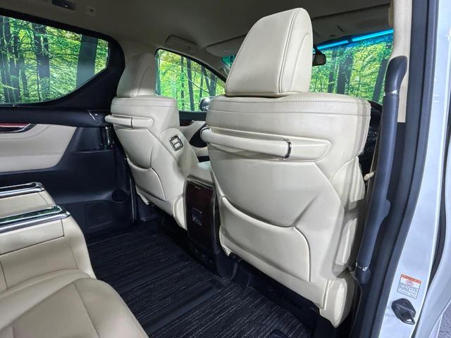 アルファードハイブリッド Ｇ　Ｆパッケージ　４ＷＤ　本州仕入　禁煙車　フルエアロ　ＪＢＬサウンド　両側電動ドア　純正９型ナビ　後席モニター　バックカメラ　１００Ｖ電源　衝突被害軽減システム　レーダークルーズ　メモリー付パワーシート　置くだけ充電（46枚目）